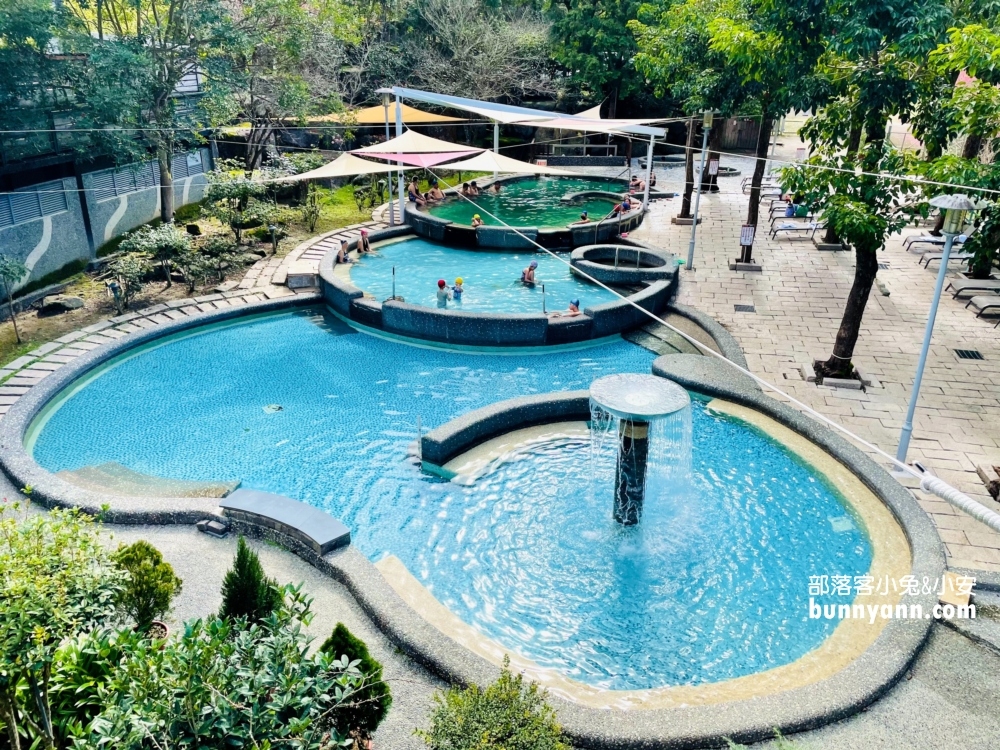 新竹尖石錦屏美人湯館雷不雷，深山裡面山景湯屋(環境)