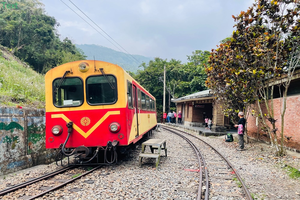 嘉義獨立山車站兩小時攻略，完整拍到阿里山小火車入站