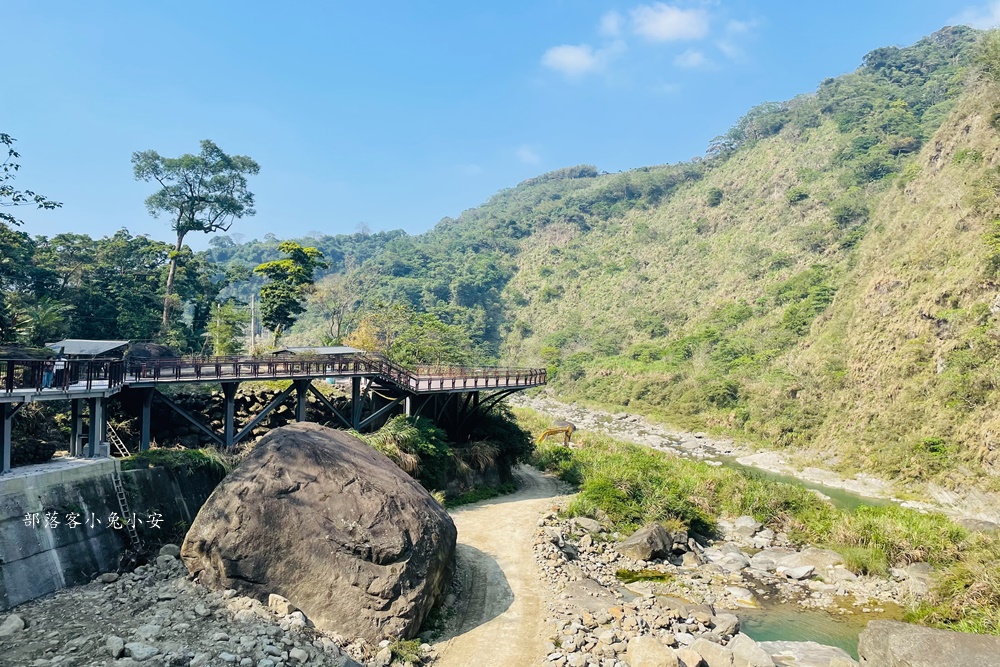 竹山景點推薦》瑞龍瀑布園區(環境)，漫遊森林步道與山谷吊橋。