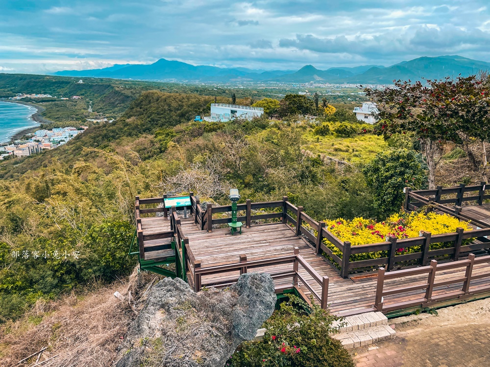 恆春高山巖福德宮最早土地公，賞關山夕照海景，飛來石超酷