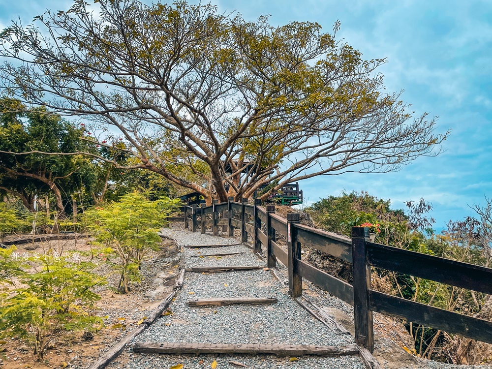 恆春高山巖福德宮最早土地公，賞關山夕照海景，飛來石超酷