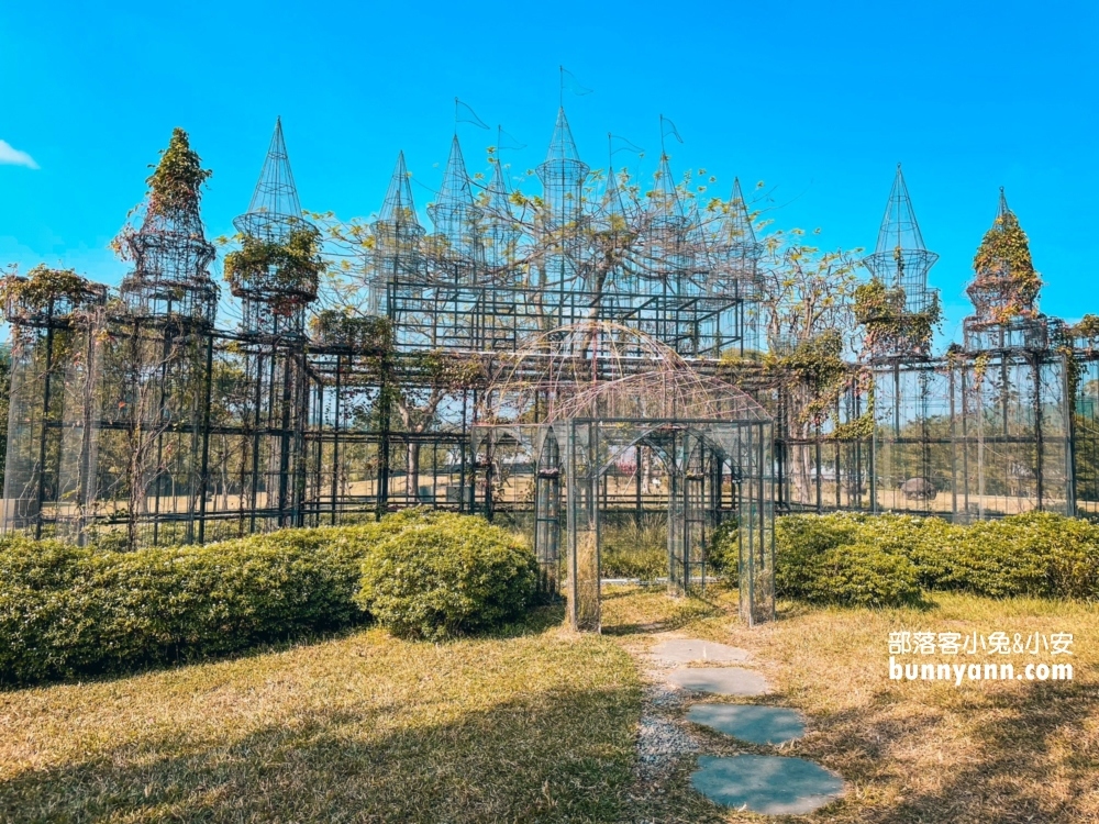 嘉義景點》旺萊山愛情大草原，美拍漸層紫藤花隧道、走進童話城堡，漫步夢幻故事中～