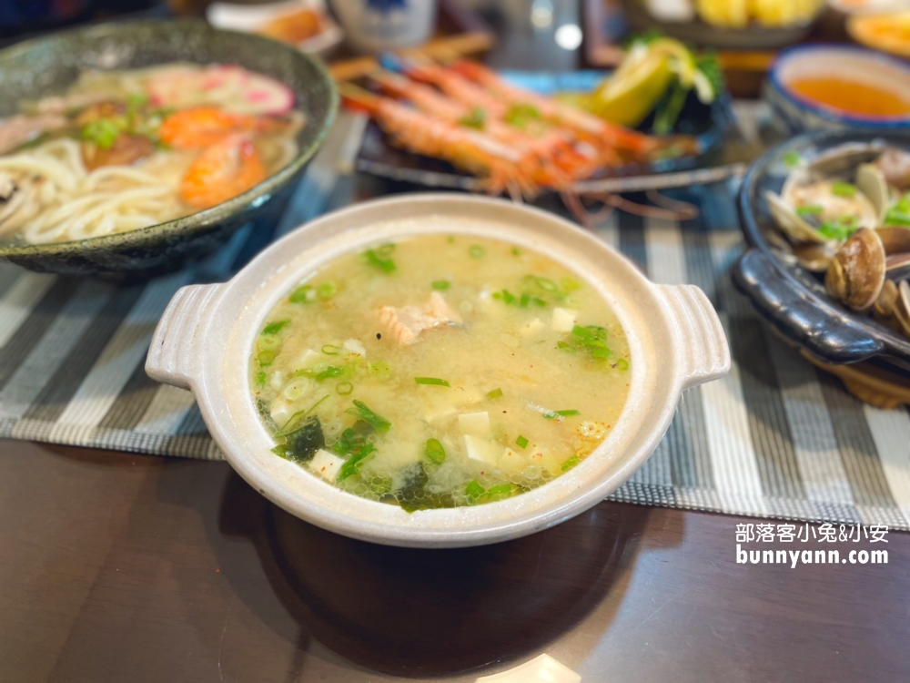 宜蘭超好吃【日初和食】生魚片丼飯CP值強到不講理。