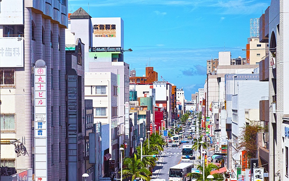 帶你玩「沖繩三天兩夜」暢遊熱門景點，住宿、行程規劃、優惠全打包。