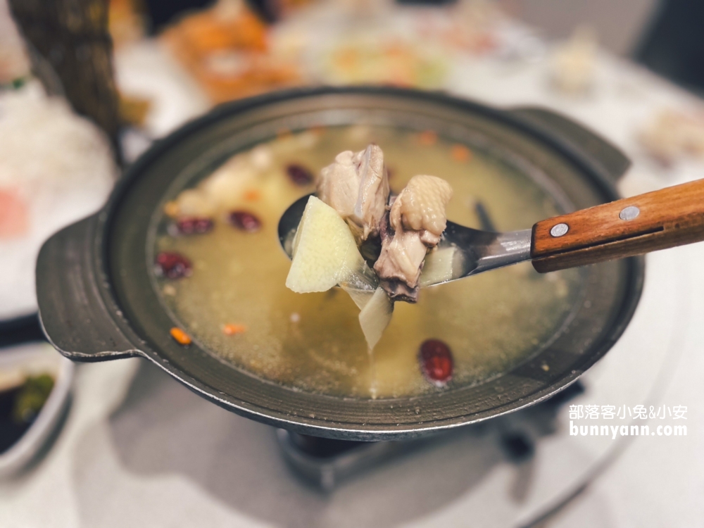 【海之鄉海產餐廳】超便宜一片不用七塊錢生魚片，250元40片真佛