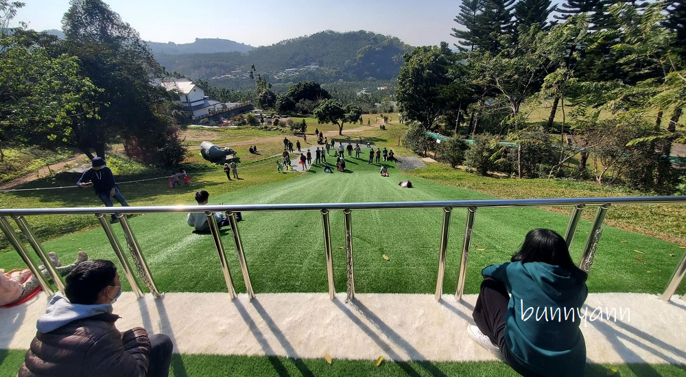 嘉義獨角仙農場，餵牛喝奶奶、草地放風、甜甜糖果屋，放假踏青好去處 @小兔小安*旅遊札記