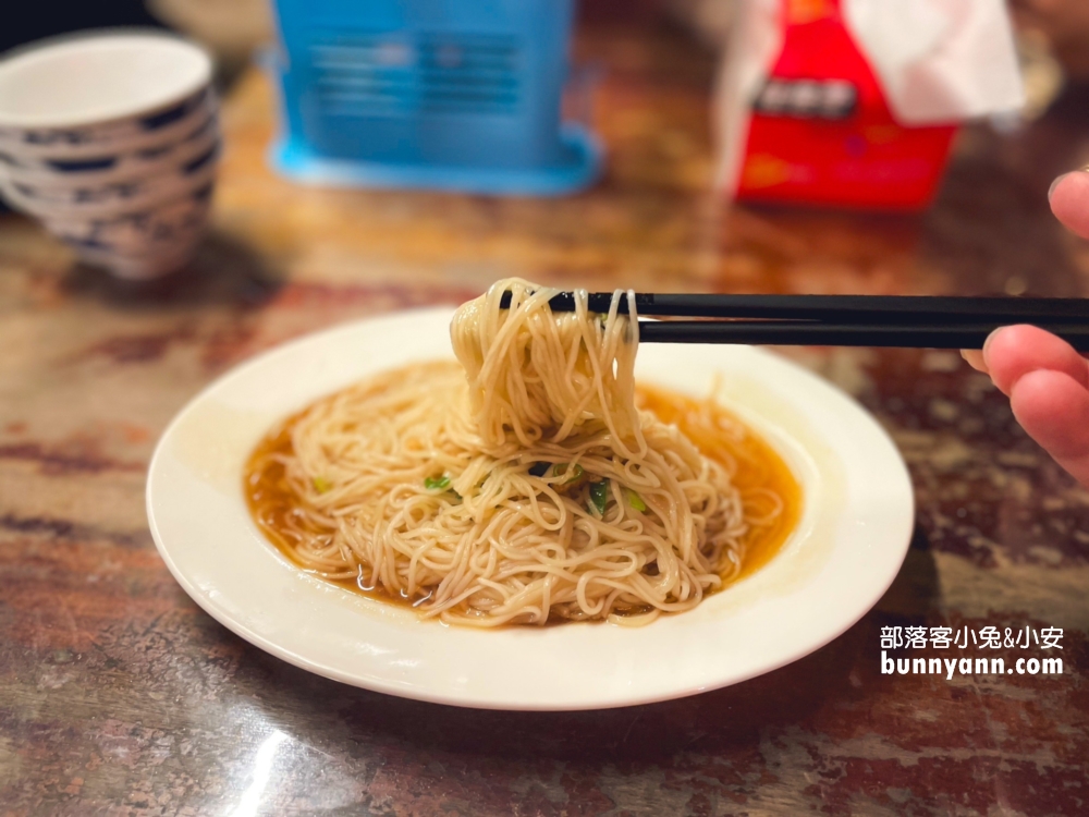 基隆好吃的【庭園臭豆腐】香酥脆，蘿蔔糕又比臭豆腐好吃