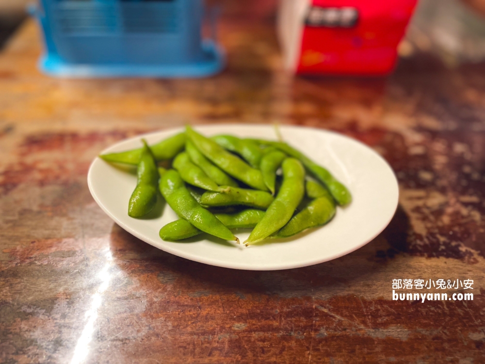 基隆好吃的【庭園臭豆腐】香酥脆，蘿蔔糕又比臭豆腐好吃