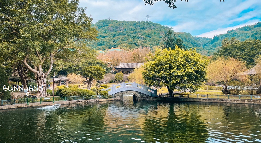 台北故宮博物院裡的小江南，至善園免門票漫遊江南煙雨，景色也太漂亮。