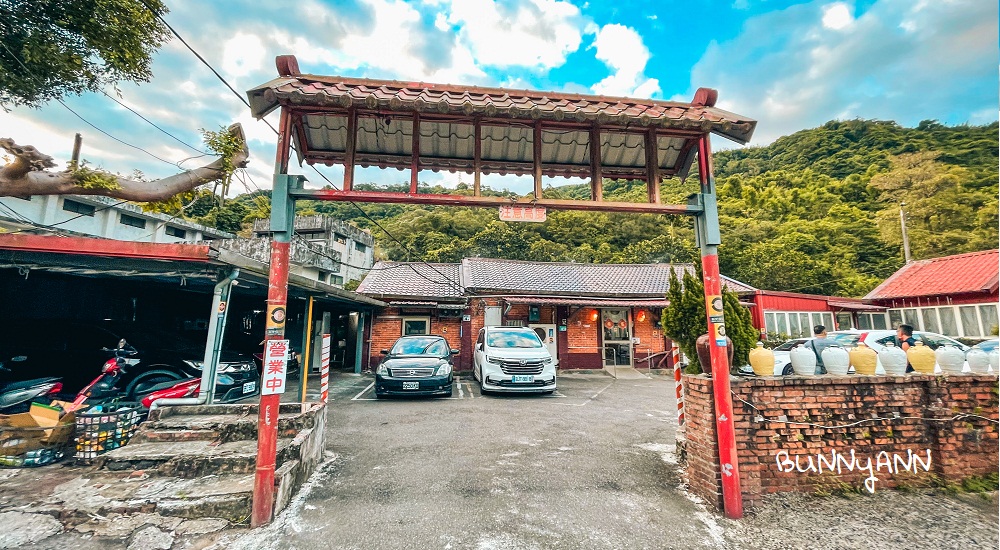 新北萬里酒莊美食餐廳，來吃道地土雞與美味雞湯