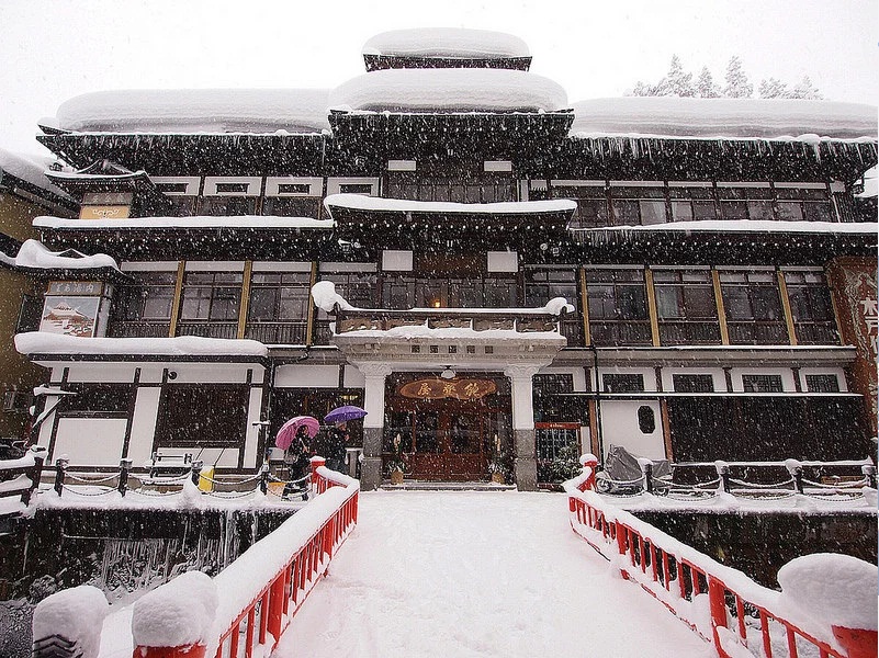 2024【銀山溫泉】熱門銀山溫泉住宿飯店推薦，神隱少女自由行。